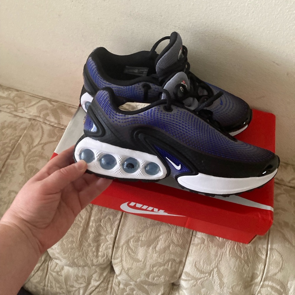 Nike air max DN sneakers men 6.5 women 8